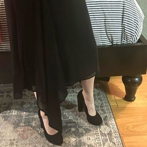 Beautiful French Connection women’s skirt. Size 2.